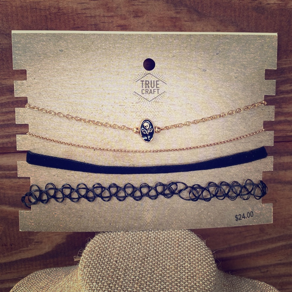 🌟4 for $10 SALE🌟 TRUE CRAFT4 Piece Choker Necklace Set